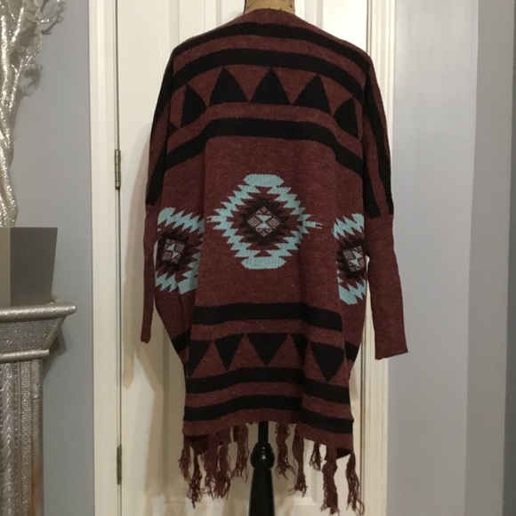 Native American Design Cardi - Picture 5 of 6